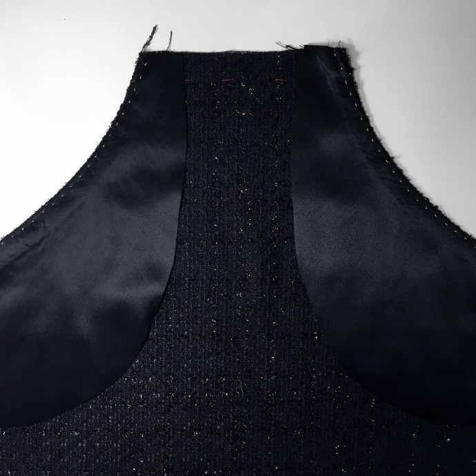 Как выполнить карман с подкройным бочком