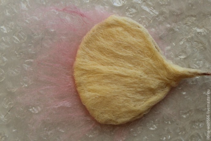 Шикарное колье с розой из войлока