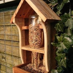 ​Очень хорошая кормушка для птиц