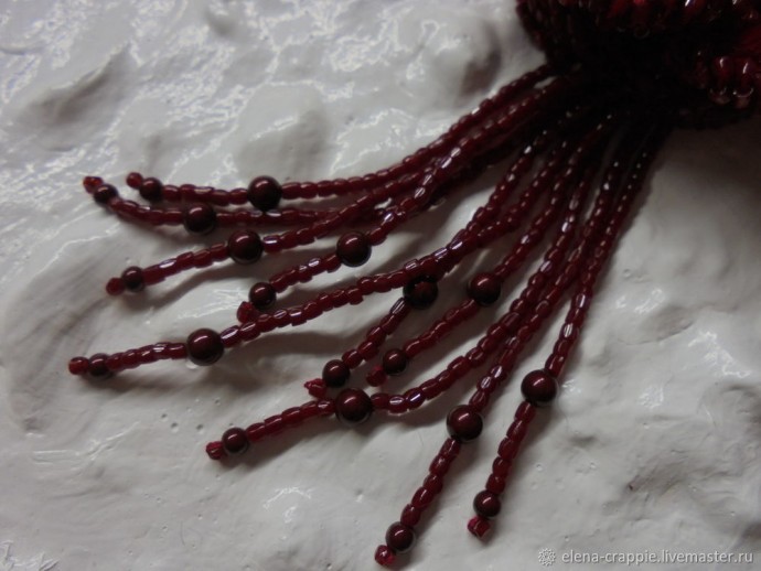 Роза из бархата и бисера