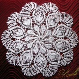 ​Две красивые ажурные салфеточки