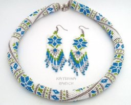 Яркий бисерный комплект