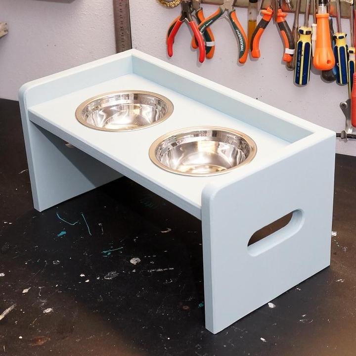 Кормушка для кота или небольшой собаки