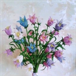 Плетем цветы из бисера