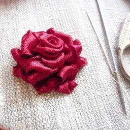 Розочки из лент своими руками