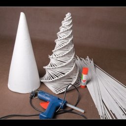Спиральное плетение из бумажных трубочек: ёлочка