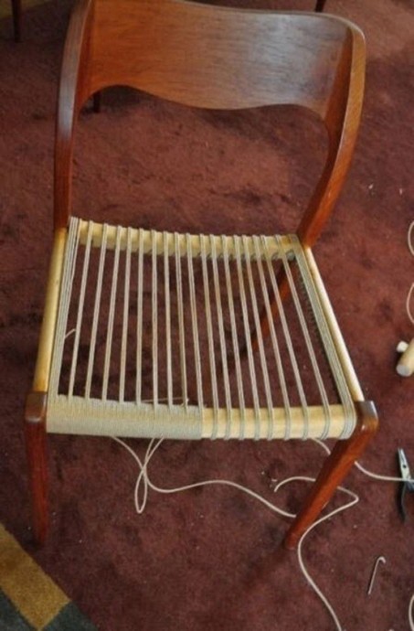 ​Банкетки и стулья с плетеными сидениями