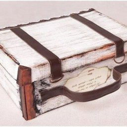 ​Декоративный чемоданчик