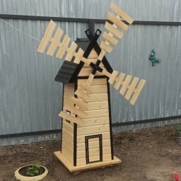 Декоративная мельница на дачный участок своими руками