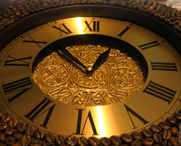 Часы с трехуровневым циферблатом