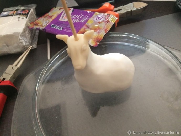 Подставка для украшений в виде оленя