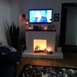 ​Камин с поленьями