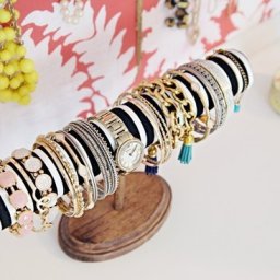 Подставка для браслетов