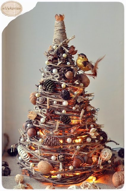 ​Ёлочка из веток дерева