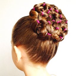 Сложная прическа легким движением руки