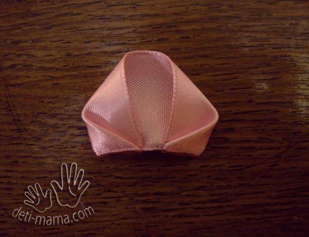 Чудесная роза из лент: свежая, как само утро Чудесная роза из лент: свежая, как само утро