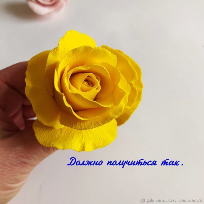 Роза из зефирной полимерной глины