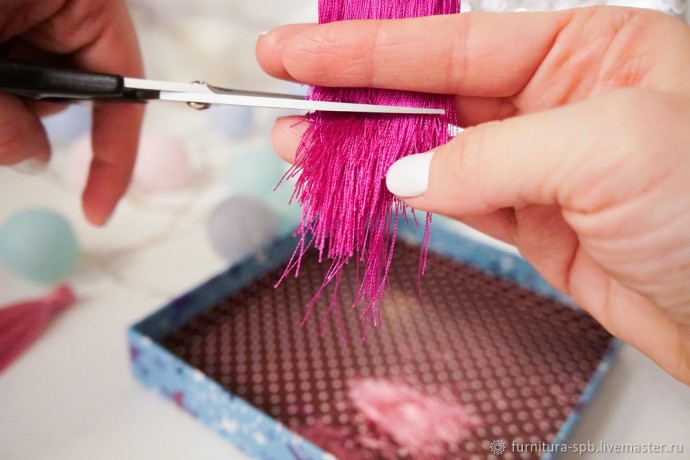 Делаем кисточку из ниток