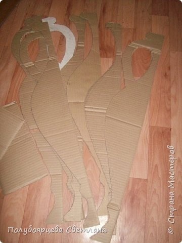 ​Ваза из картона в античном стиле