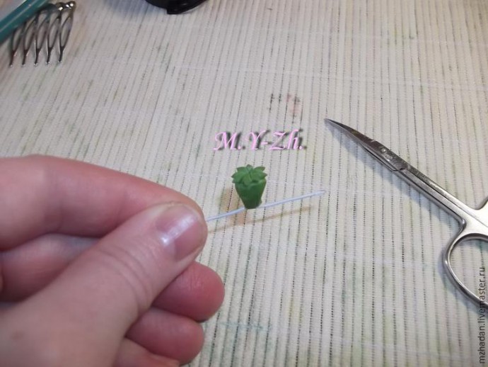 Гребень для волос с цветком мака