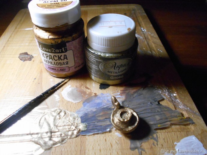 Миниатюрная свеча с подсвечником