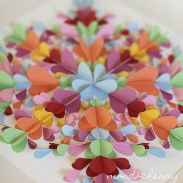 Идея для панно из бумажных сердечек