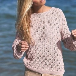 Ажурный джемпер реглан с узором листики