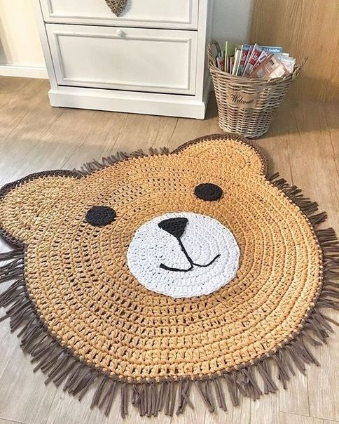 Вязаные коврики в форме забавных животных: идеи