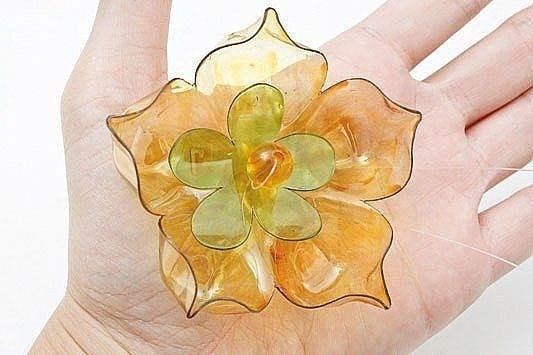 Цветок из пластиковой бутылки Цветок из пластиковой бутылки