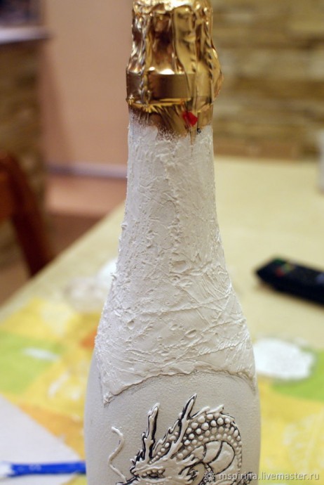 Декор бутылки с драконом