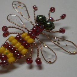 Пчела из бисера