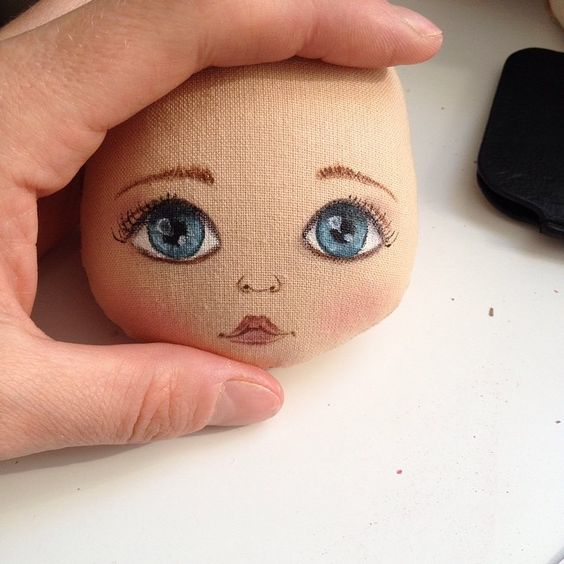 Рисуем куколкам глаза