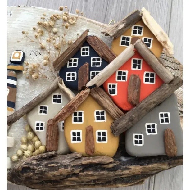 ​Домики из коряг