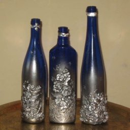 Декоративные бутылки: цветы из кожи