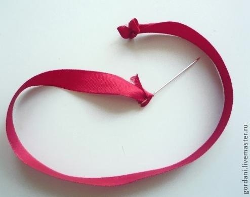 Вышивка лентами: роза