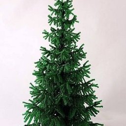 ​Правдоподобная ёлочка из бисера