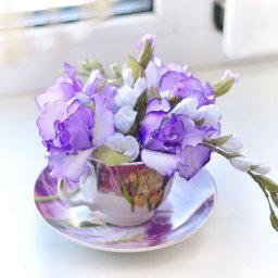 Цветочные композиции в чашках