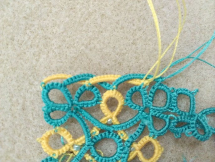 Зажим в технике фриволите