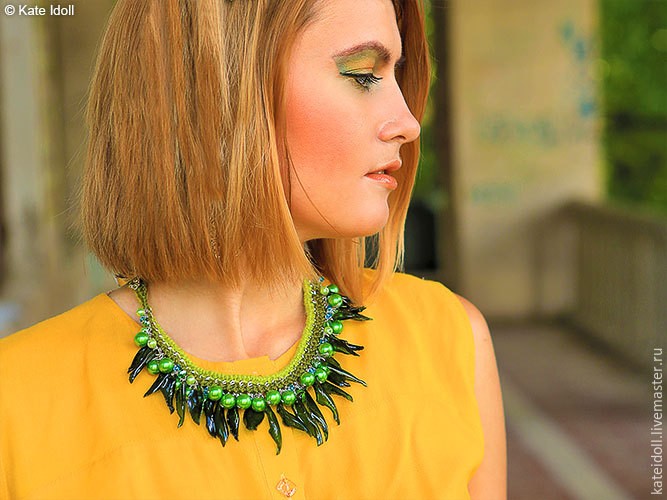 Колье из пластиковой бутылки Колье из пластиковой бутылки