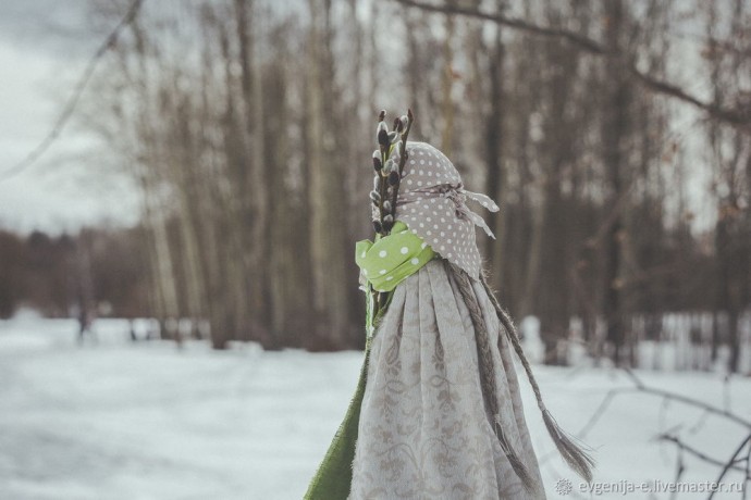 Куколка Вербница