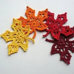 ​Вязаные крючком листочки