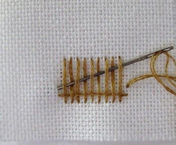 Çiçekli işlemeli sepet