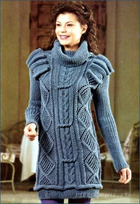 Красивое вязаное платье спицами