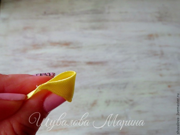 Тугие розочки из ленты