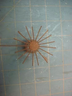 ​Крохотное плетеное лукошко