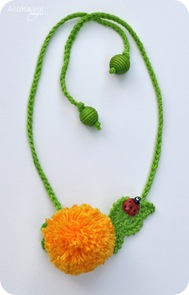 Очаровательный летний топик с цветами для девочки