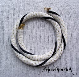 Стильный жгутик с горошинками