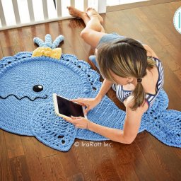 Вяжем забавный коврик в виде рыбки