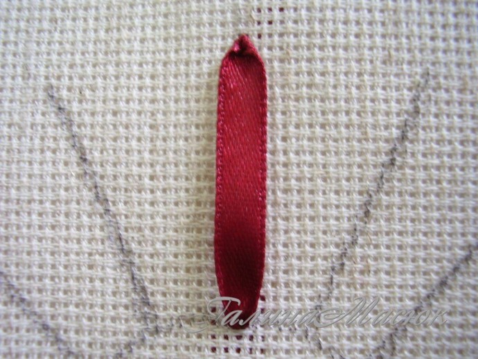 Вышивка лентами: гербера