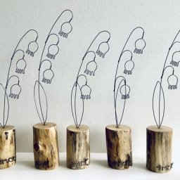 ​Цветник из проволоки